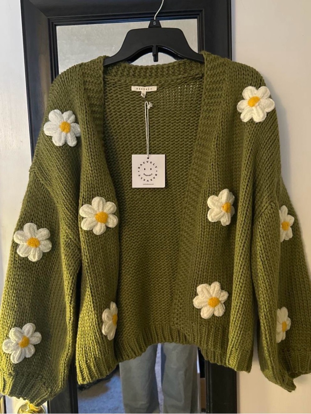 Olive Green Daisy Appliqué Chunky Knit Cardigan